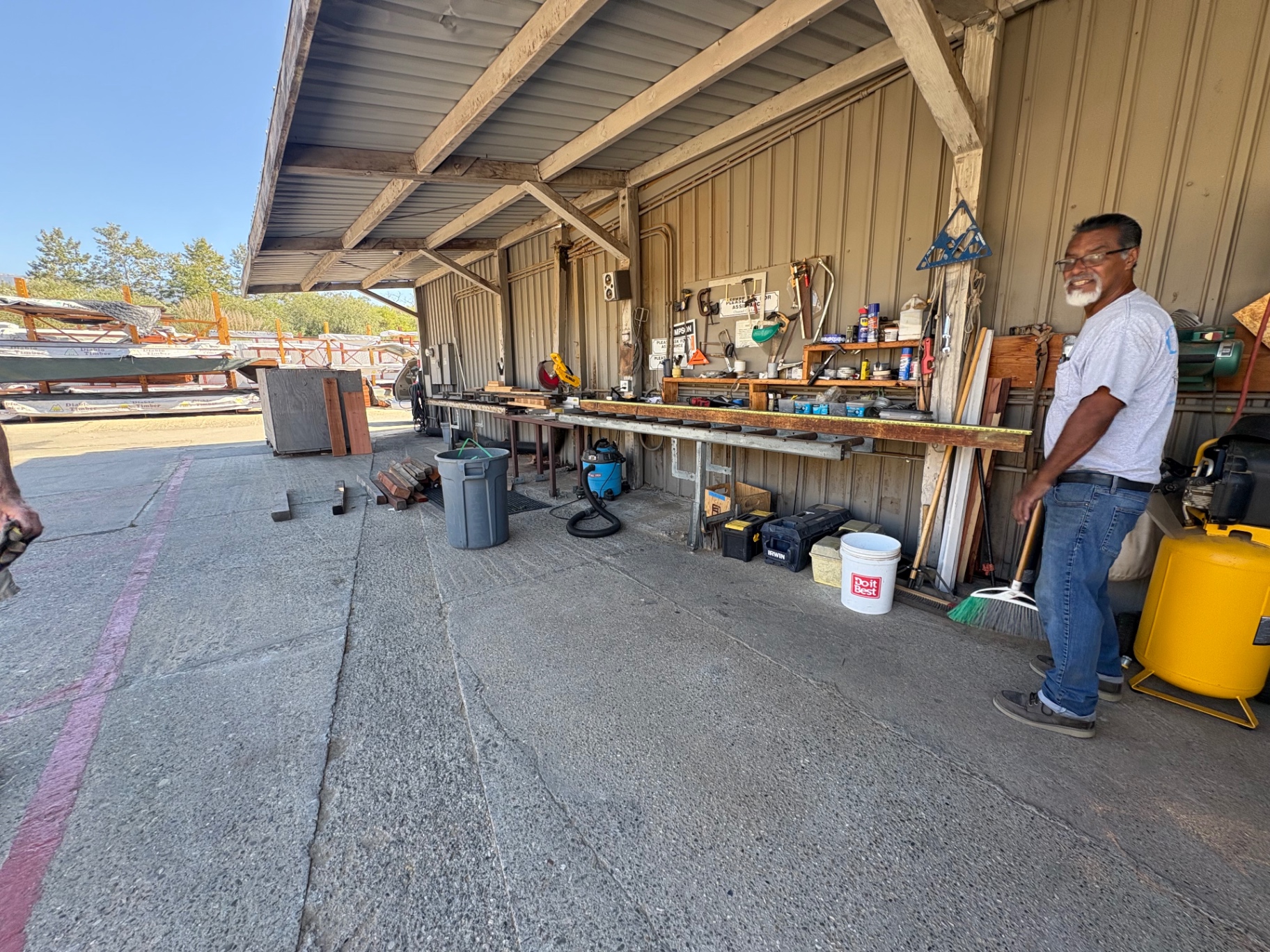 Customer milling station and workshop area
